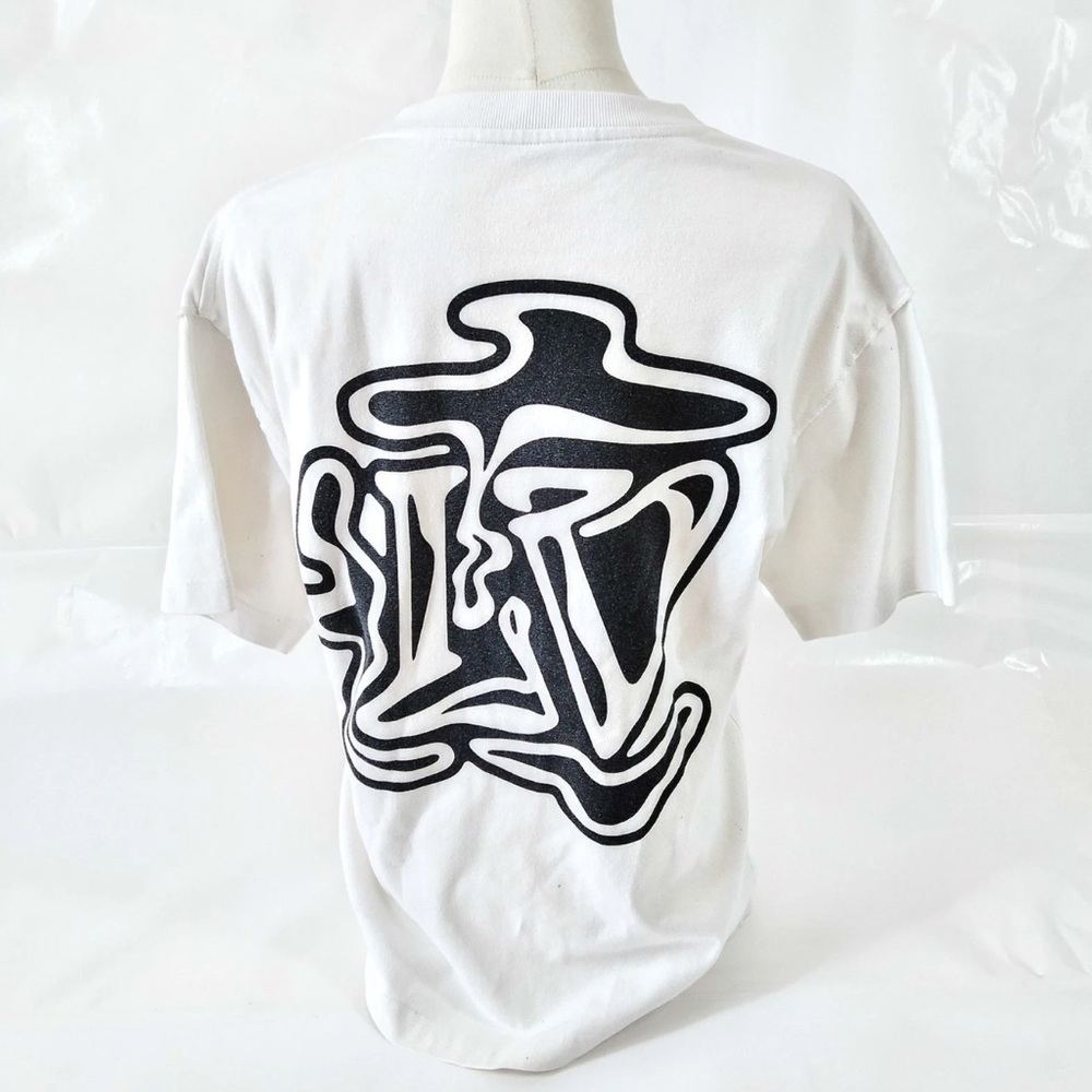 Louis Vuitton White Graphic T-Shirt - Picture 2 of 9